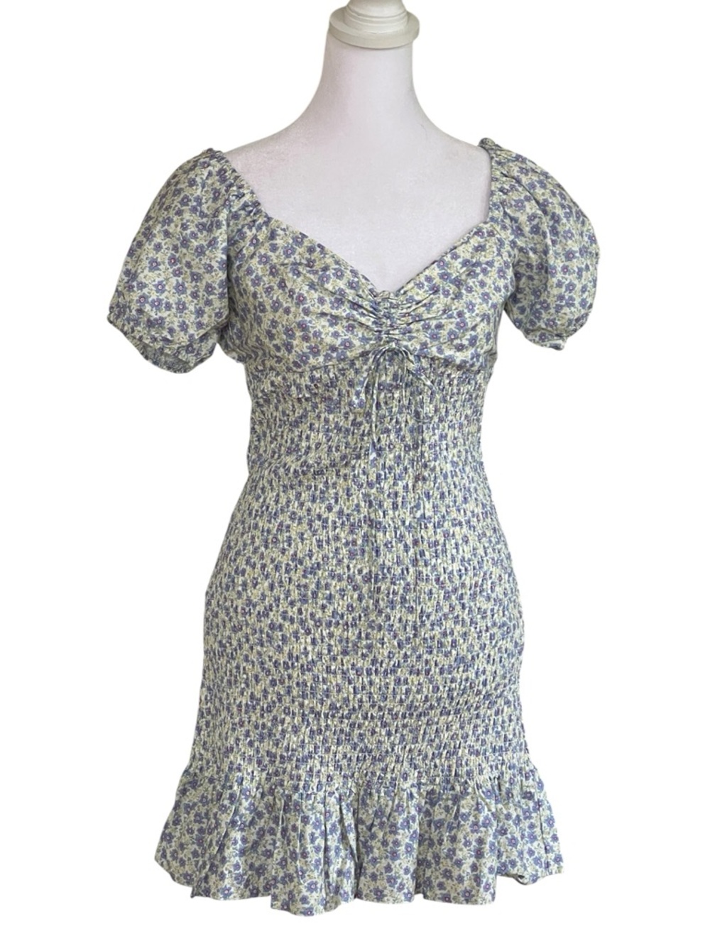 Storia White Periwinkle Blue Florals Mini Dress Sz M Smocked Front Puff Sleeves